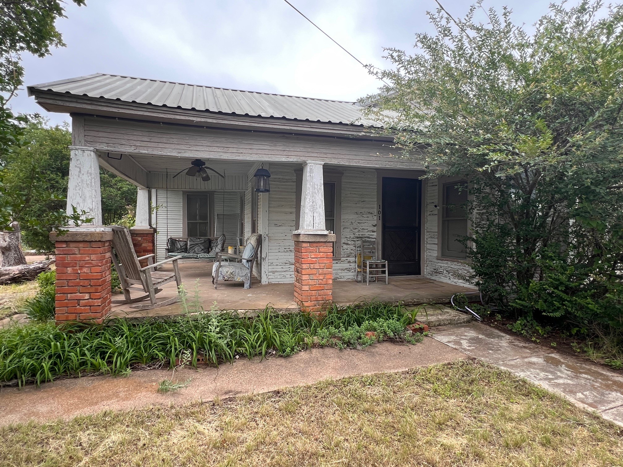 101 E Commerce Street Gustine TX 76455