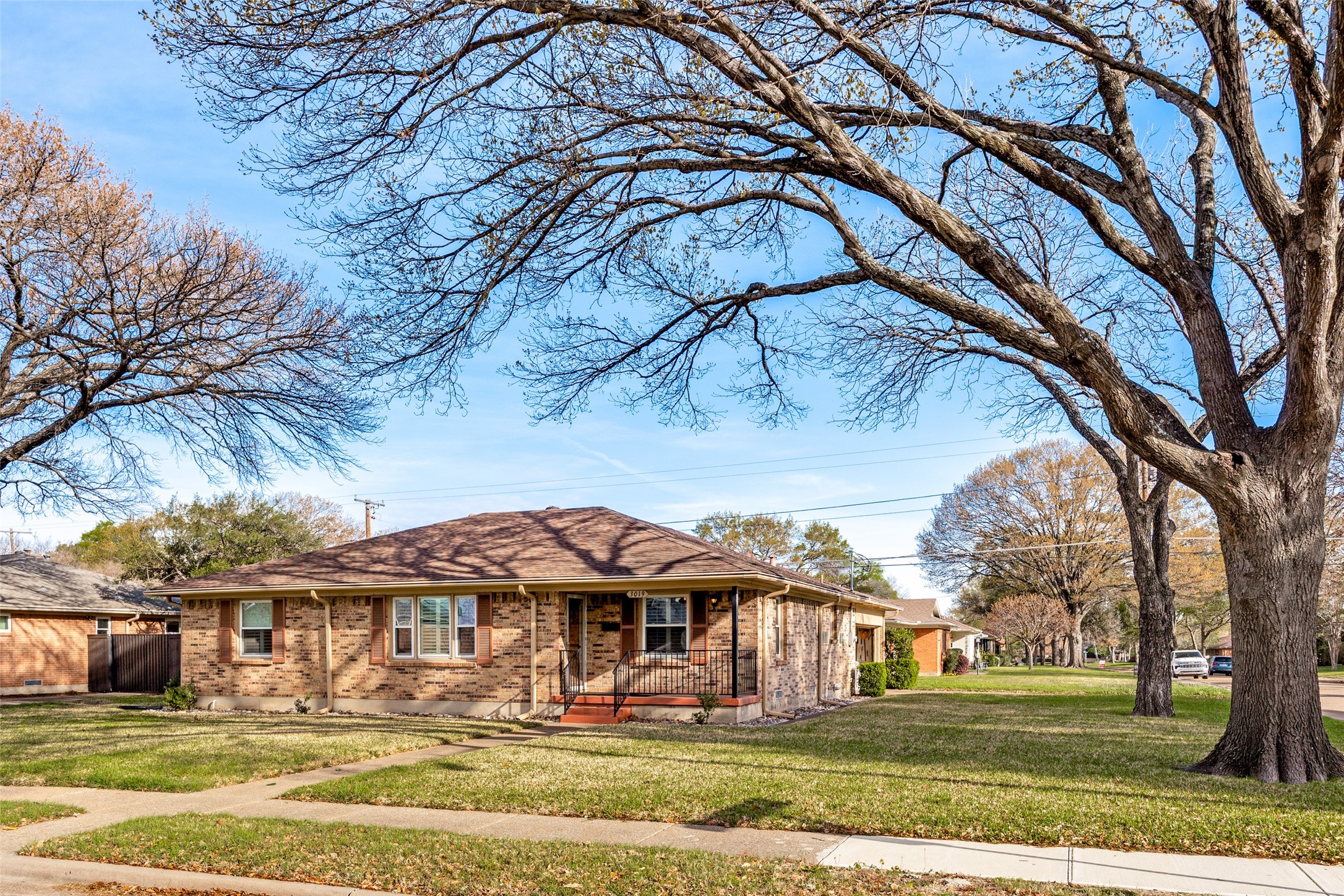 3019 Sharpview Lane Dallas TX 75228