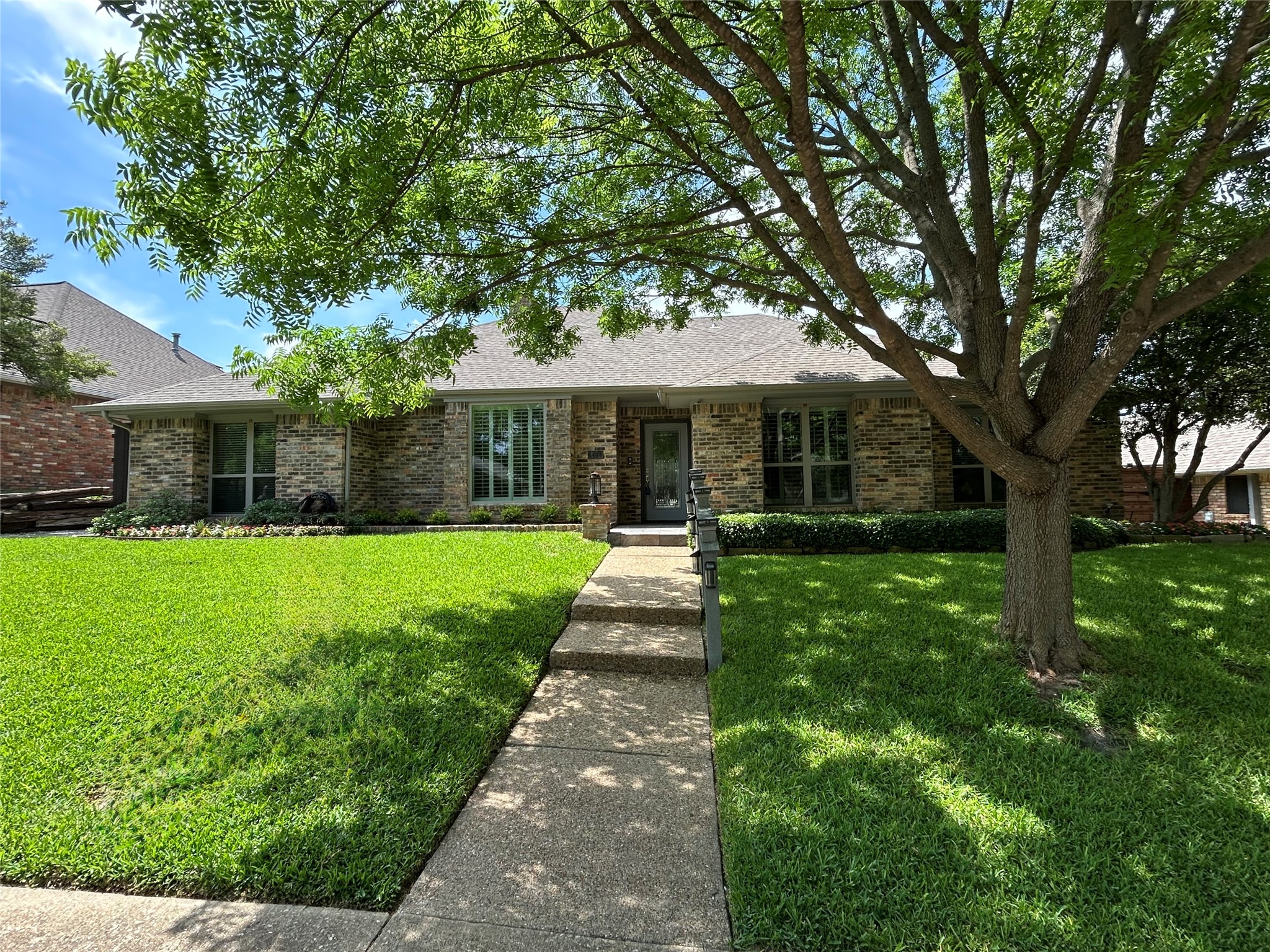 9426 Hillview Drive Dallas TX 75231