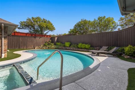 9426 Hillview Drive Dallas TX 75231
