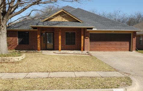 712 Lisa Street Burleson TX 76028