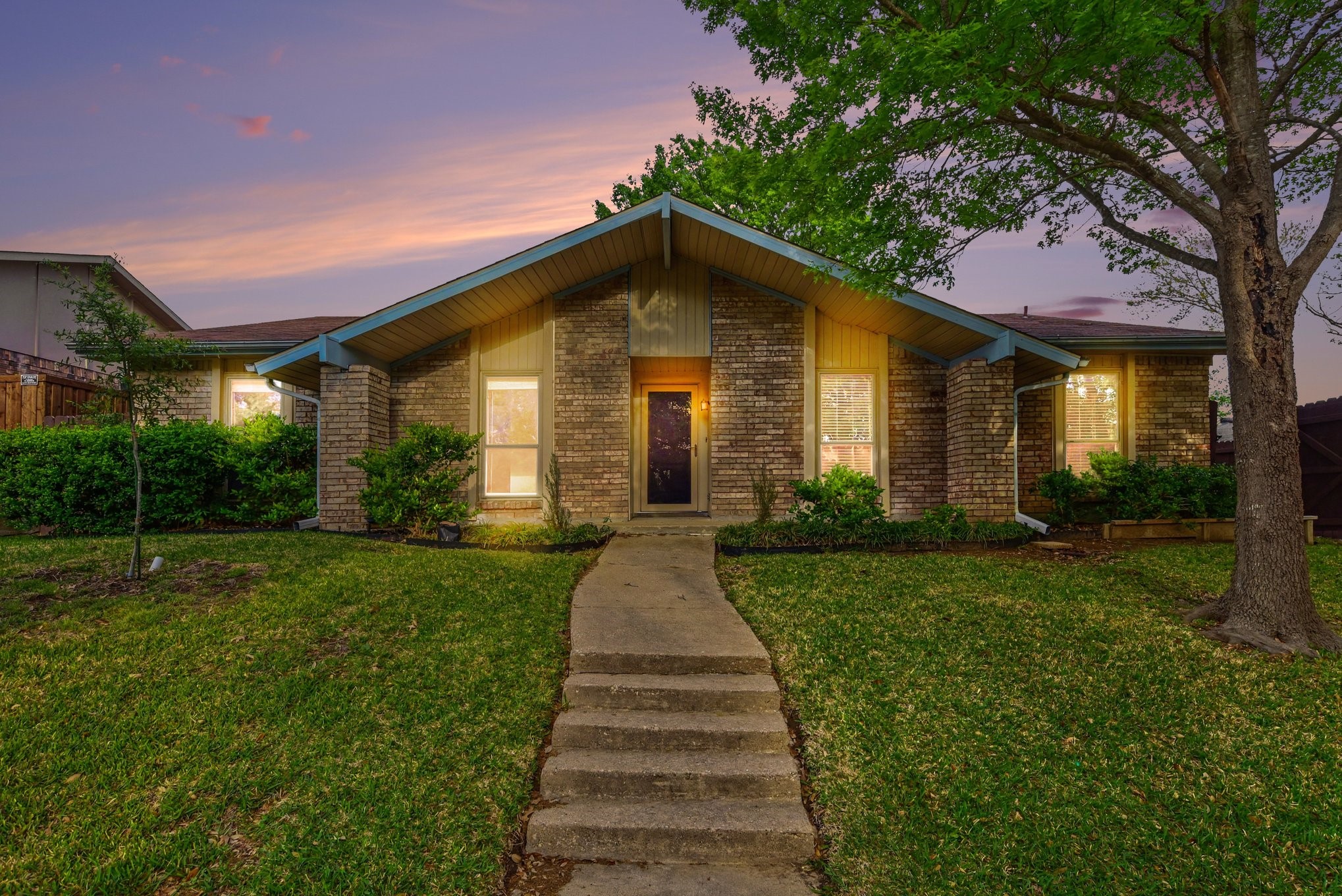 5926 Rosehill Road Garland TX 75043