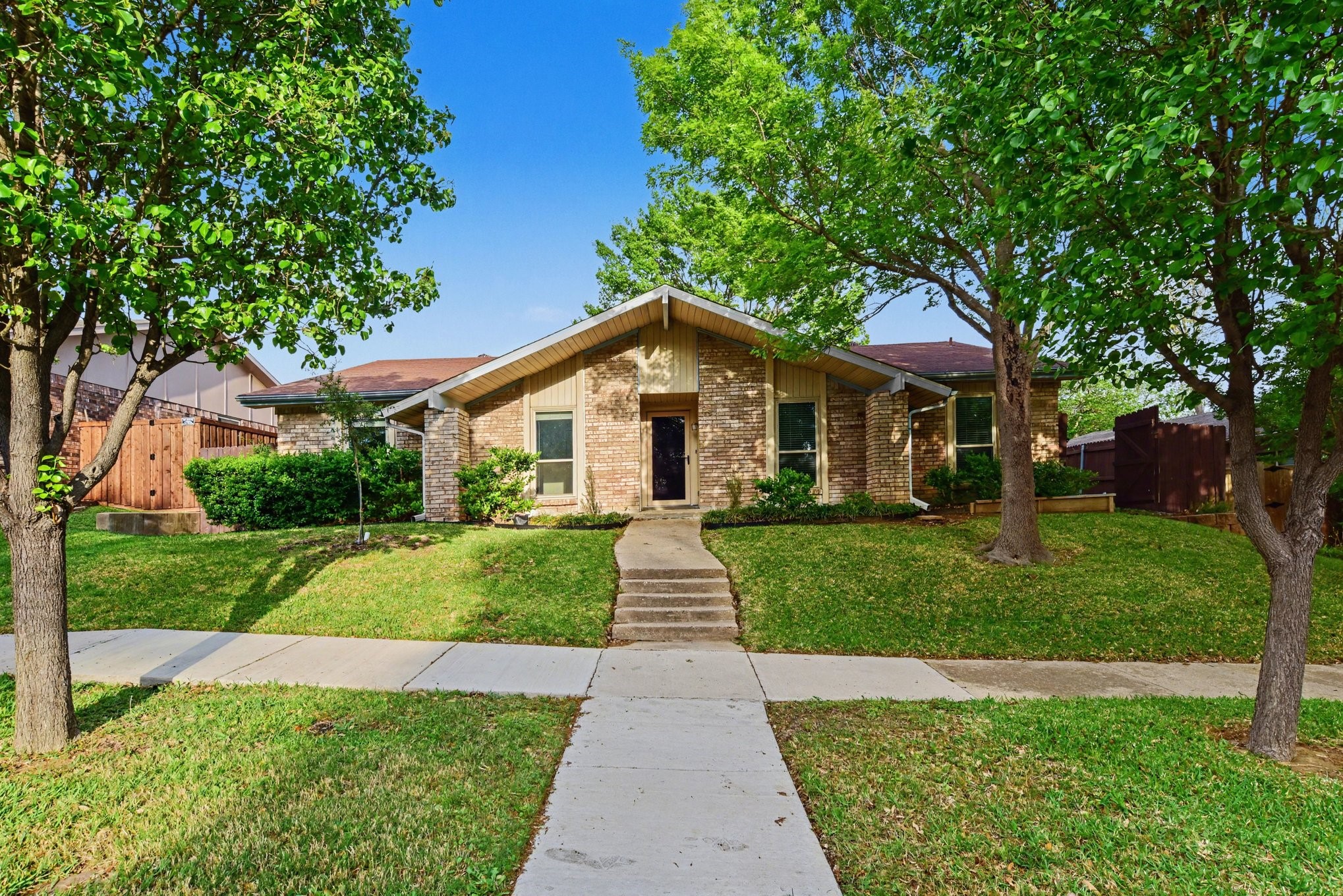 5926 Rosehill Road Garland TX 75043