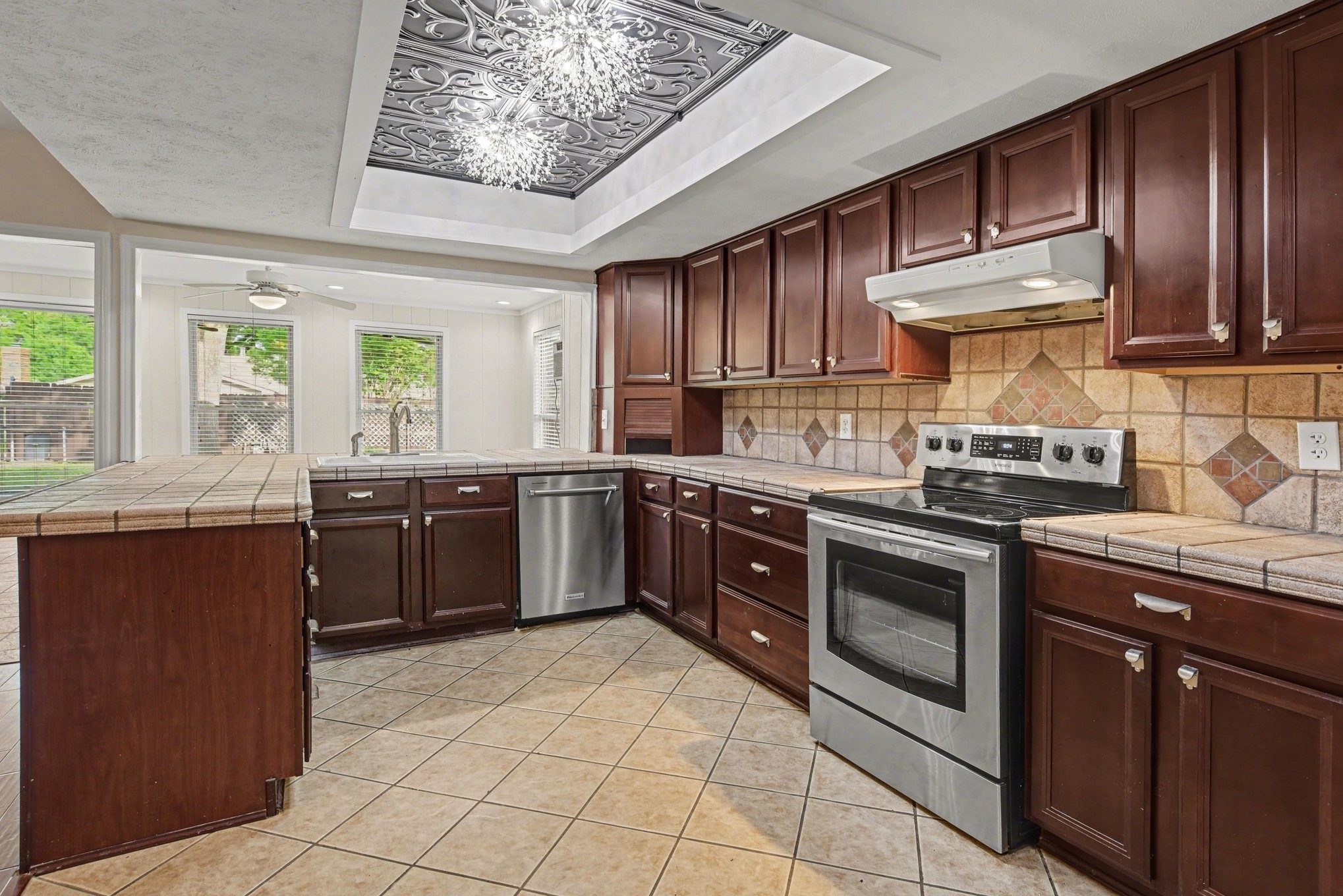 5926 Rosehill Road Garland TX 75043