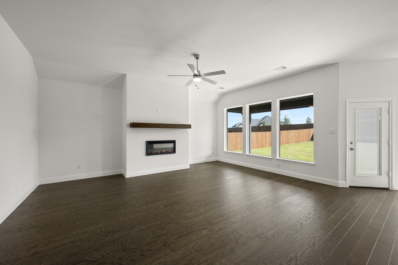 220 Pine Leaf Trail Waxahachie TX 75165