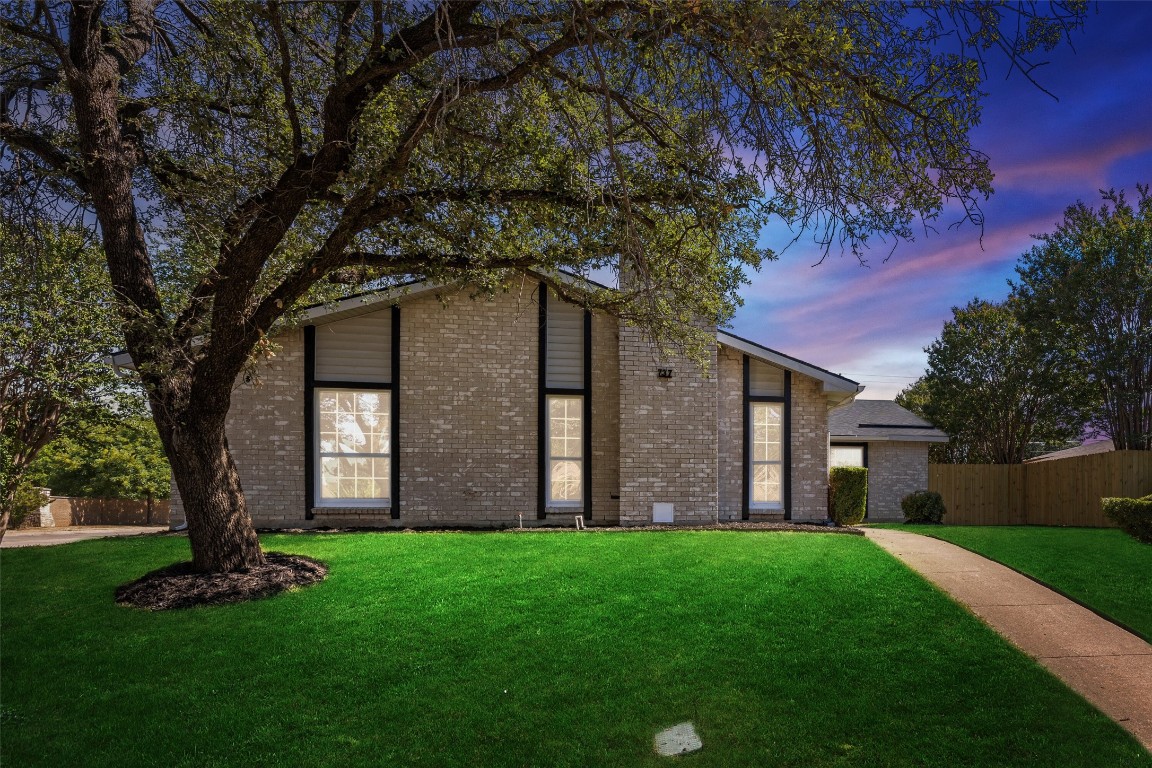 737 Bluebonnet Drive Grand Prairie TX 75052