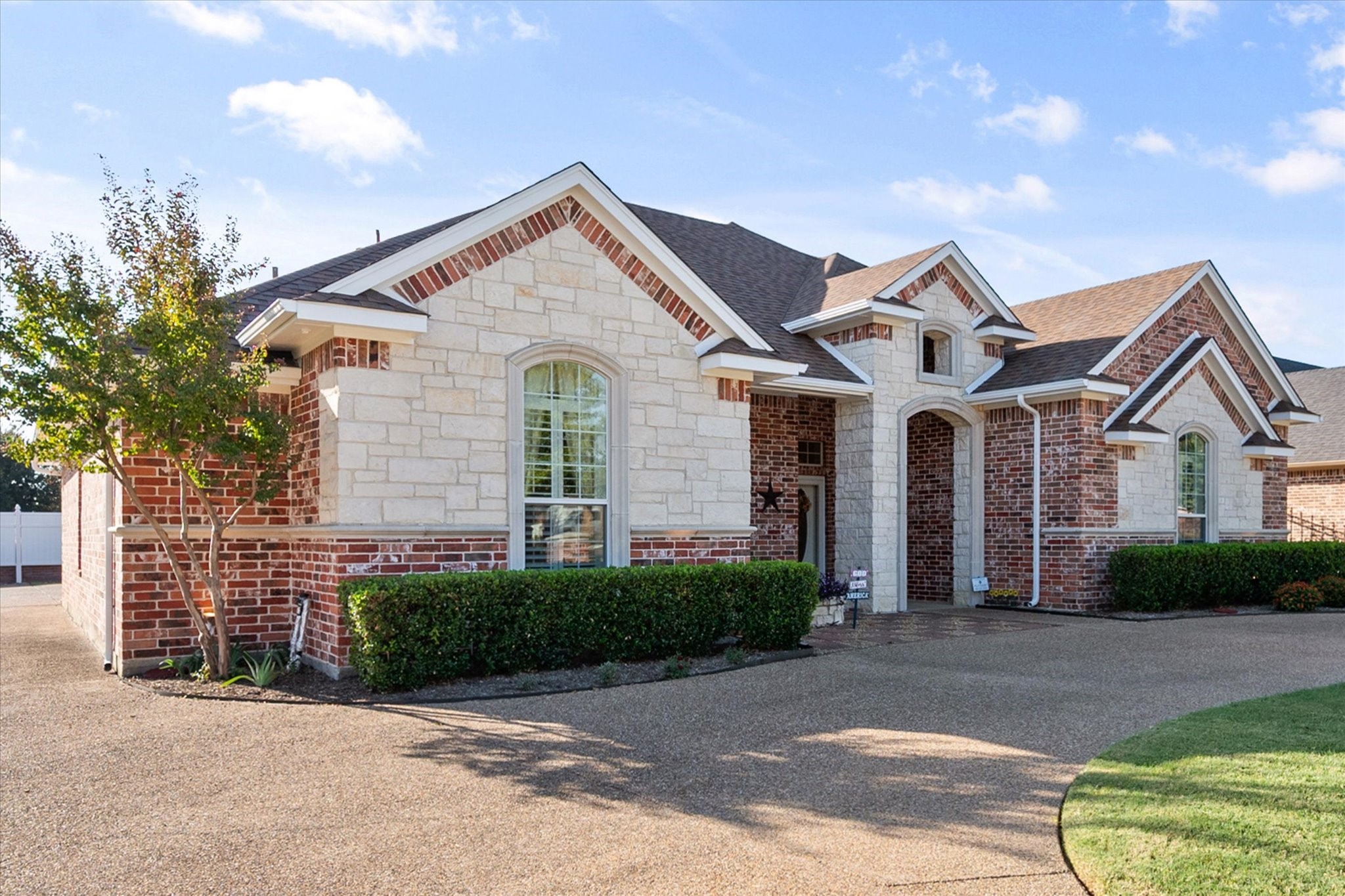 808 Amherst Drive Waxahachie TX 75165