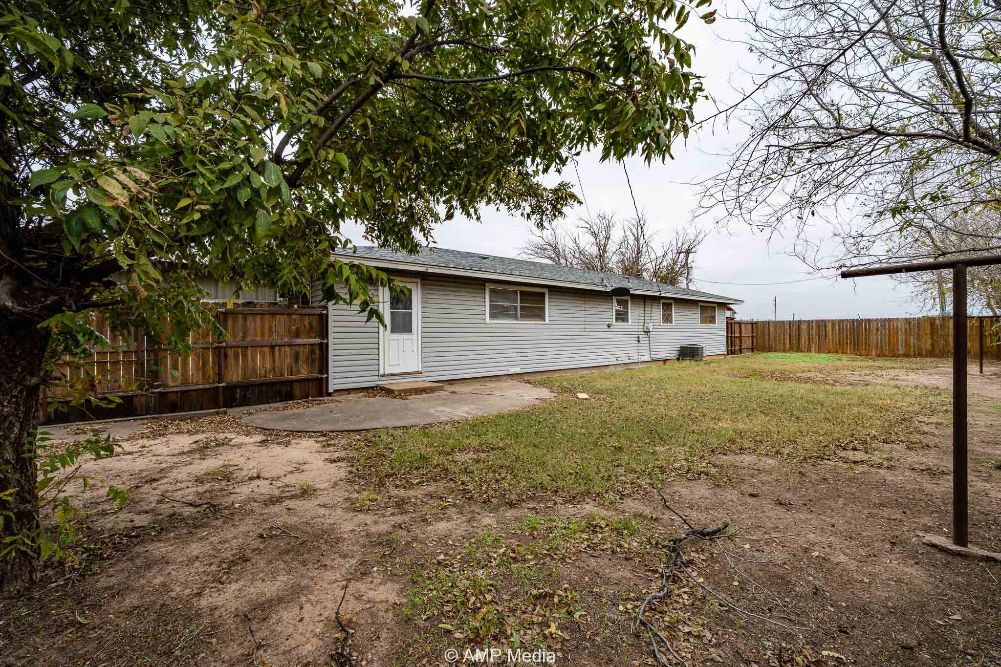 510 W Irving Street Munday TX 76371