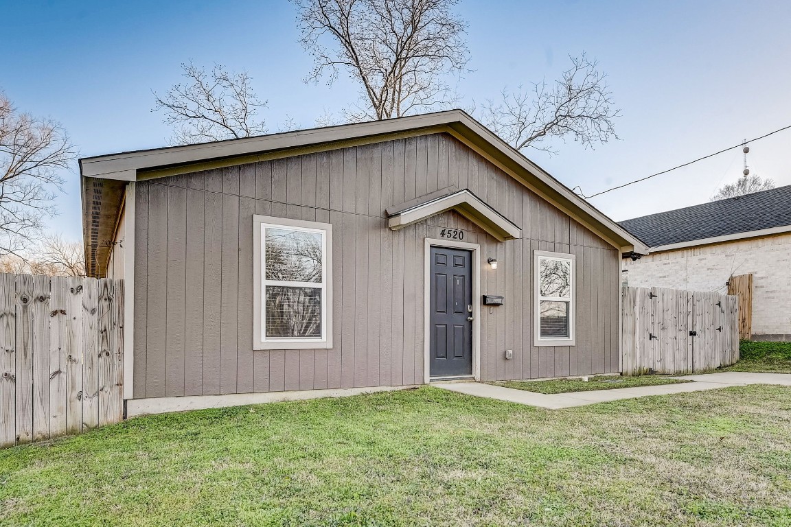 4520 Yancy Street Dallas TX 75216
