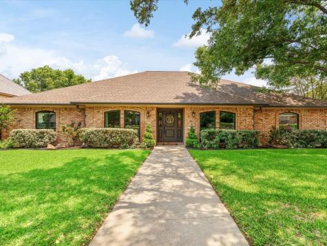 6701 Parkside Court Arlington TX 76016