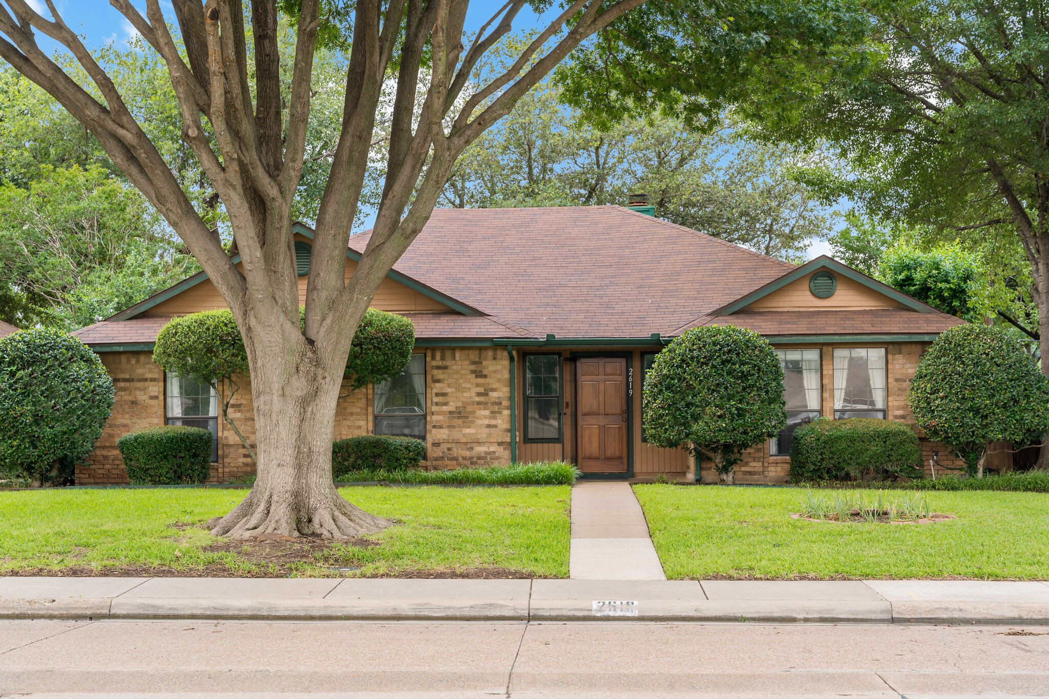 2619 Hollow Bend Mesquite TX 75150