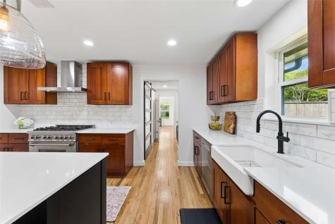 6735 Kingsbury Drive Dallas TX 75231