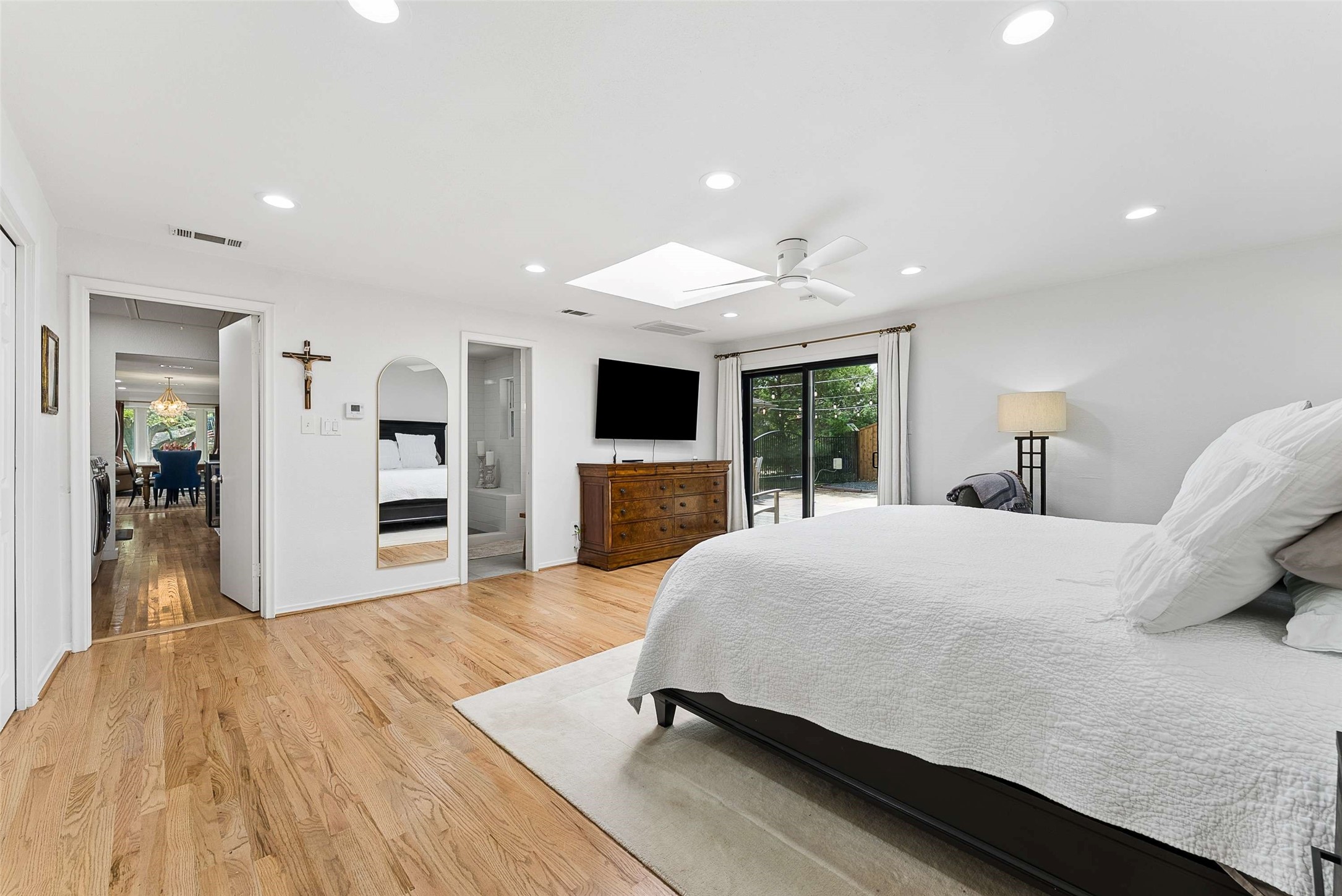 6735 Kingsbury Drive Dallas TX 75231