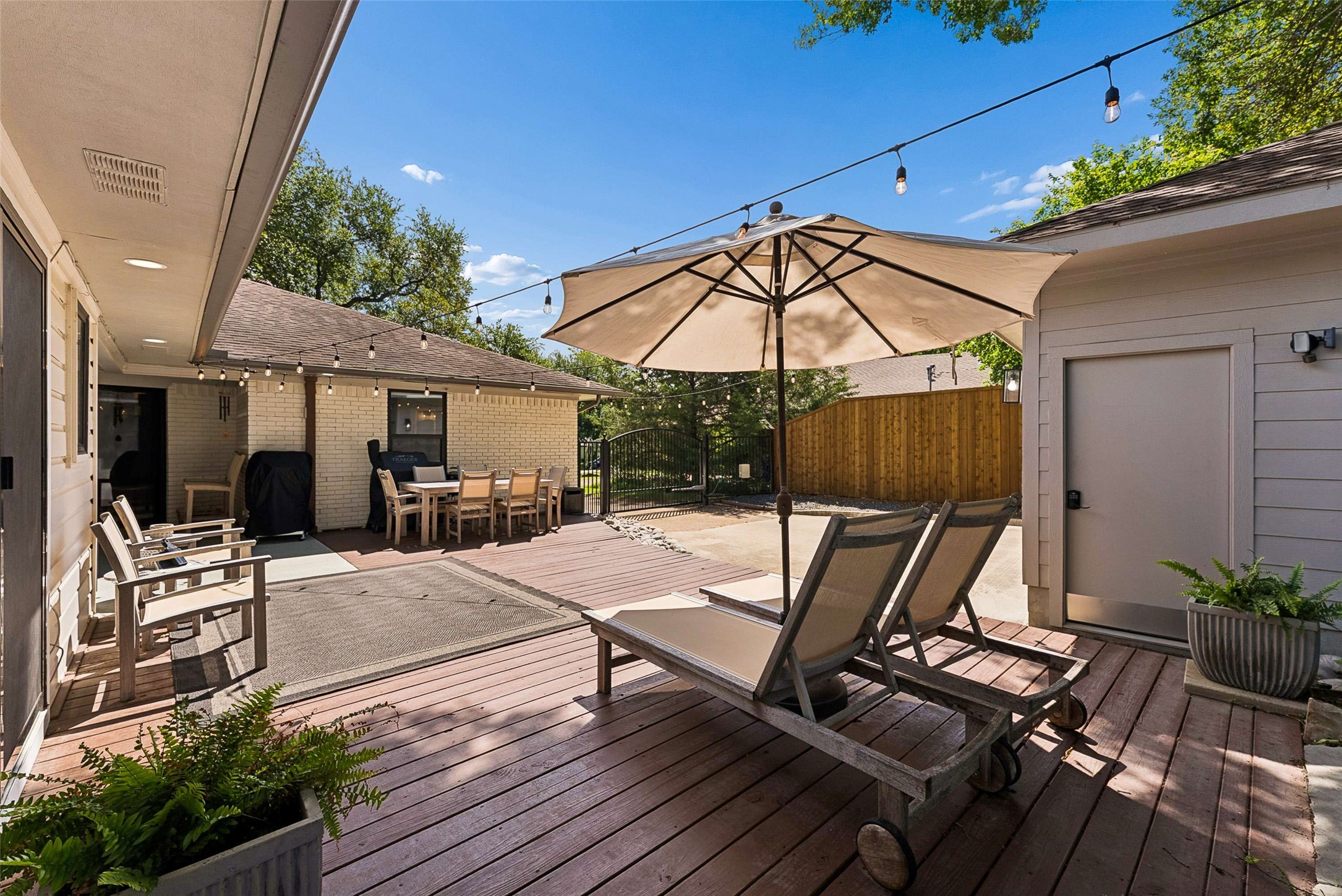 6735 Kingsbury Drive Dallas TX 75231