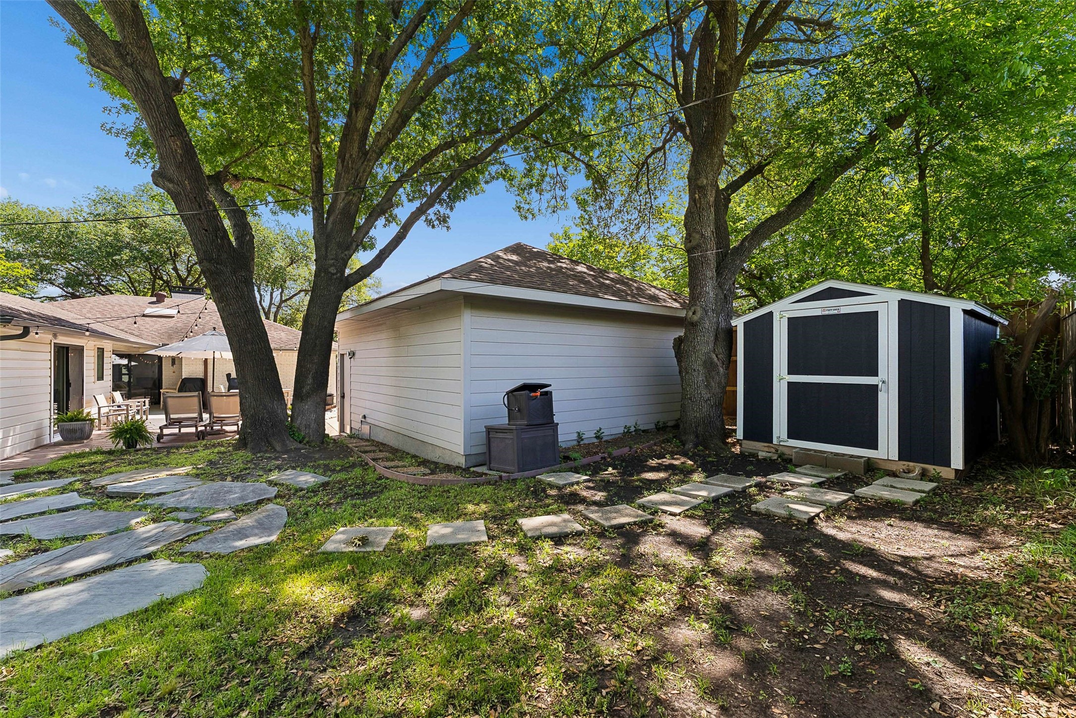 6735 Kingsbury Drive Dallas TX 75231