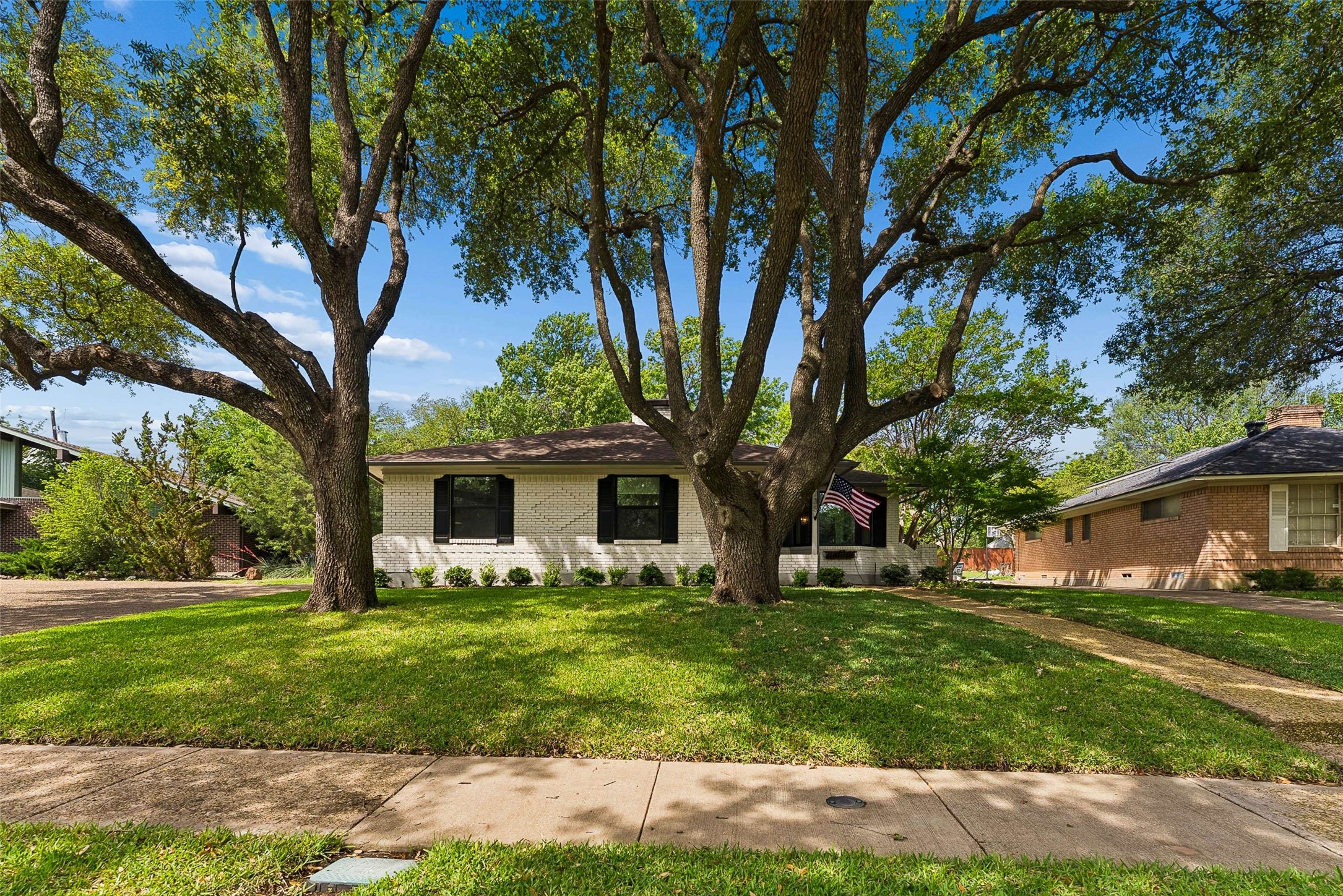 6735 Kingsbury Drive Dallas TX 75231