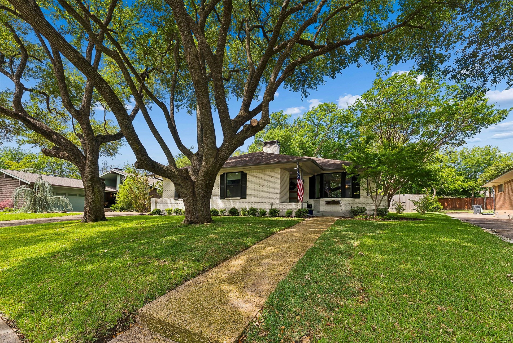 6735 Kingsbury Drive Dallas TX 75231