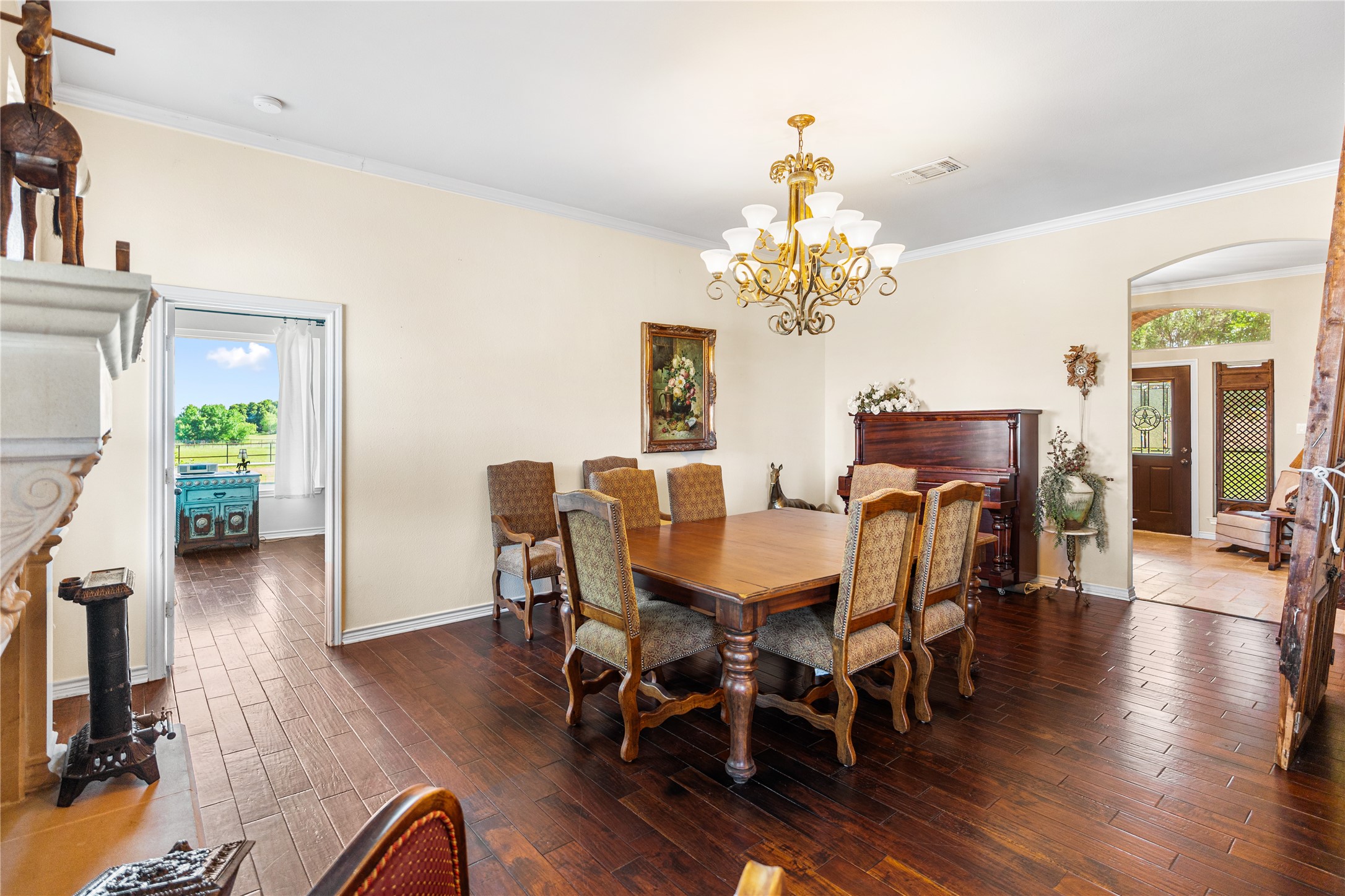590 County Road 385 Valley View TX 76272