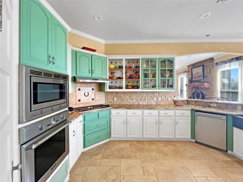 590 County Road 385 Valley View TX 76272