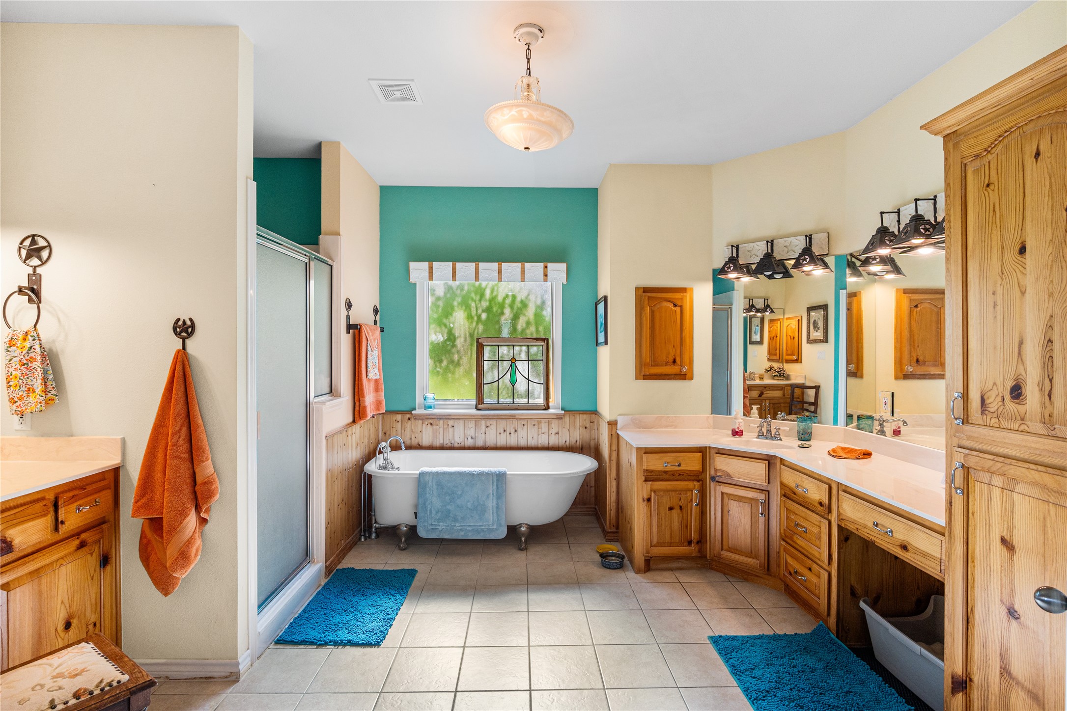 590 County Road 385 Valley View TX 76272