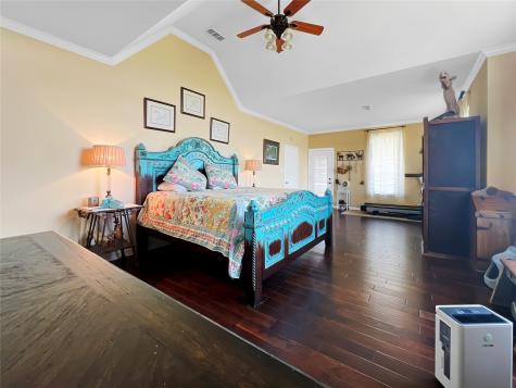 590 County Road 385 Valley View TX 76272