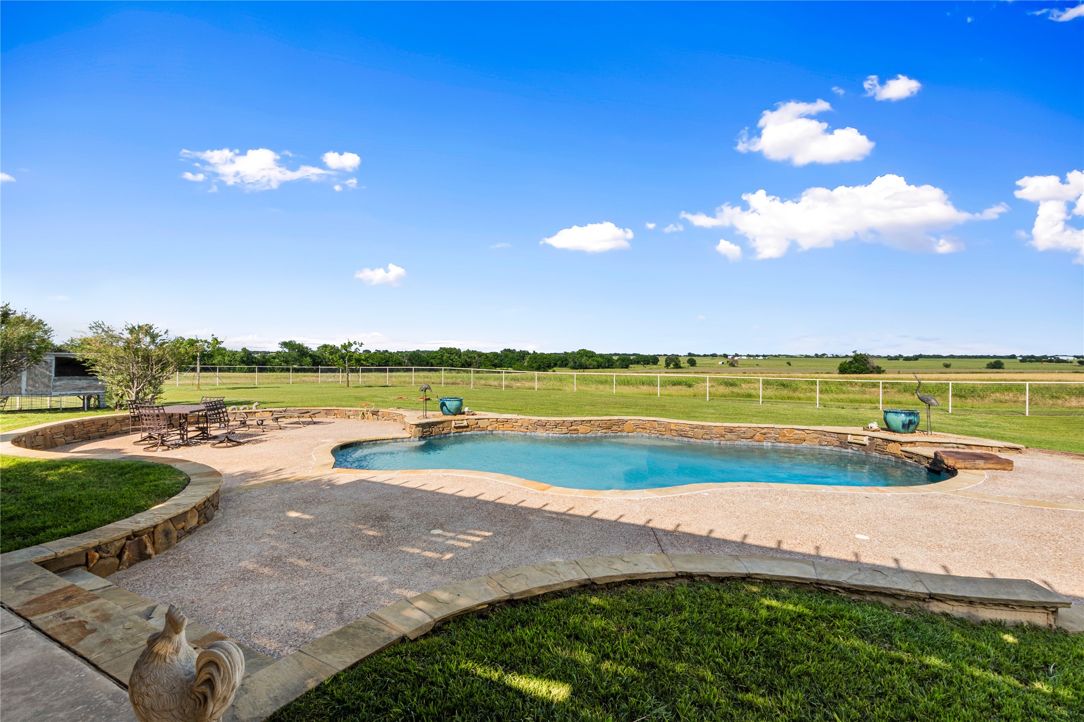 590 County Road 385 Valley View TX 76272
