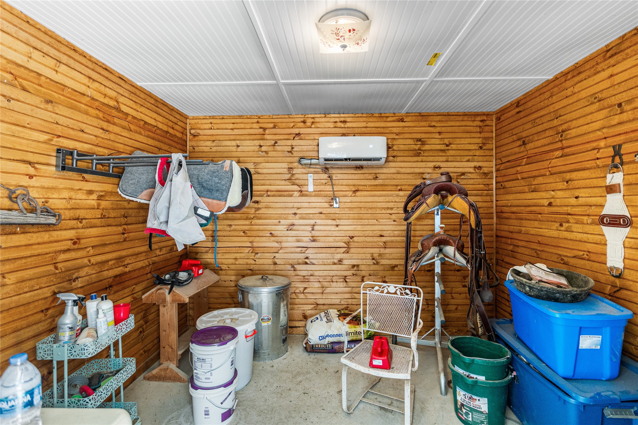 590 County Road 385 Valley View TX 76272