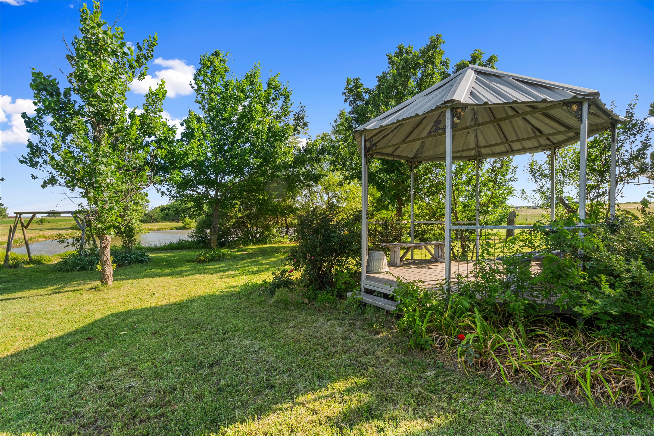 590 County Road 385 Valley View TX 76272