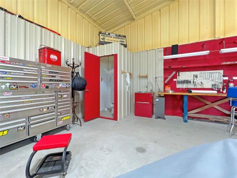 590 County Road 385 Valley View TX 76272
