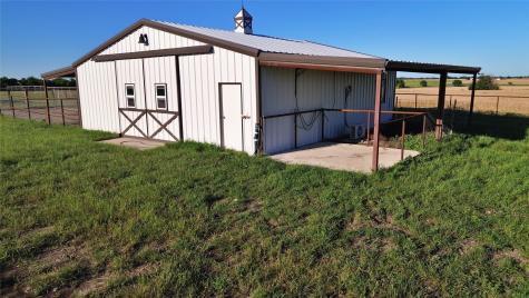 590 County Road 385 Valley View TX 76272