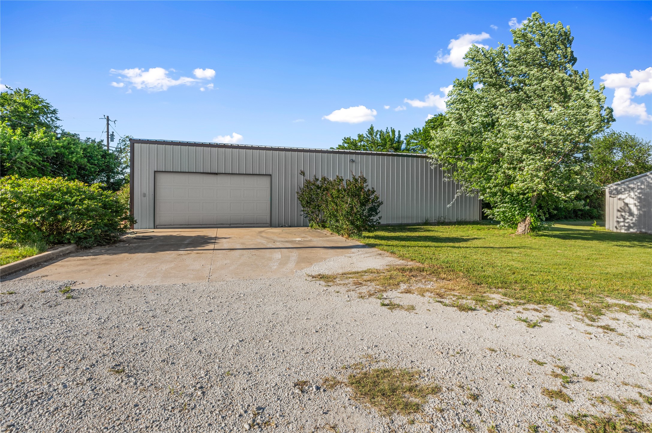590 County Road 385 Valley View TX 76272