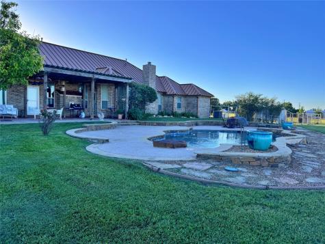 590 County Road 385 Valley View TX 76272
