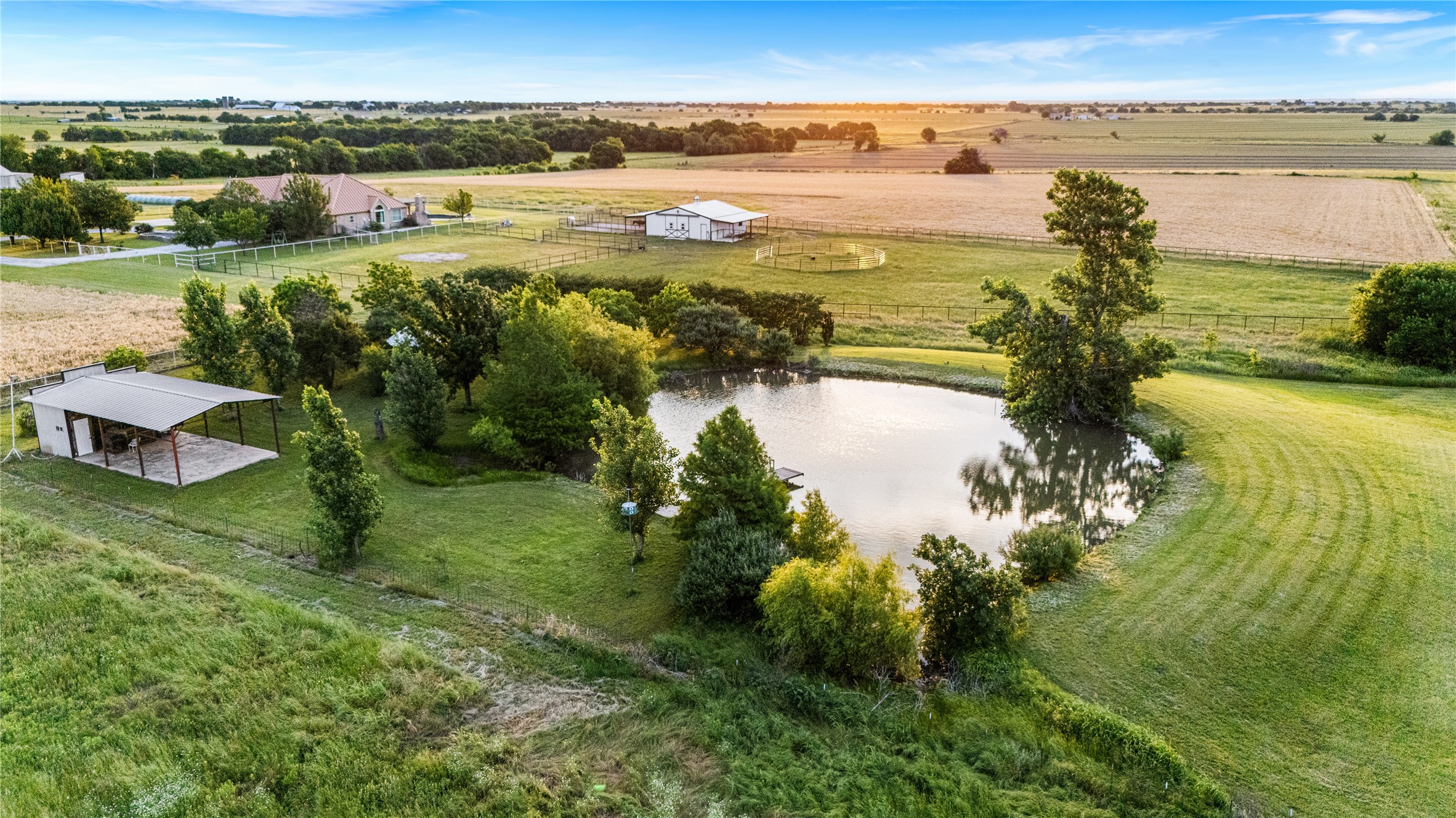 590 County Road 385 Valley View TX 76272