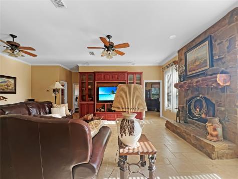 590 County Road 385 Valley View TX 76272