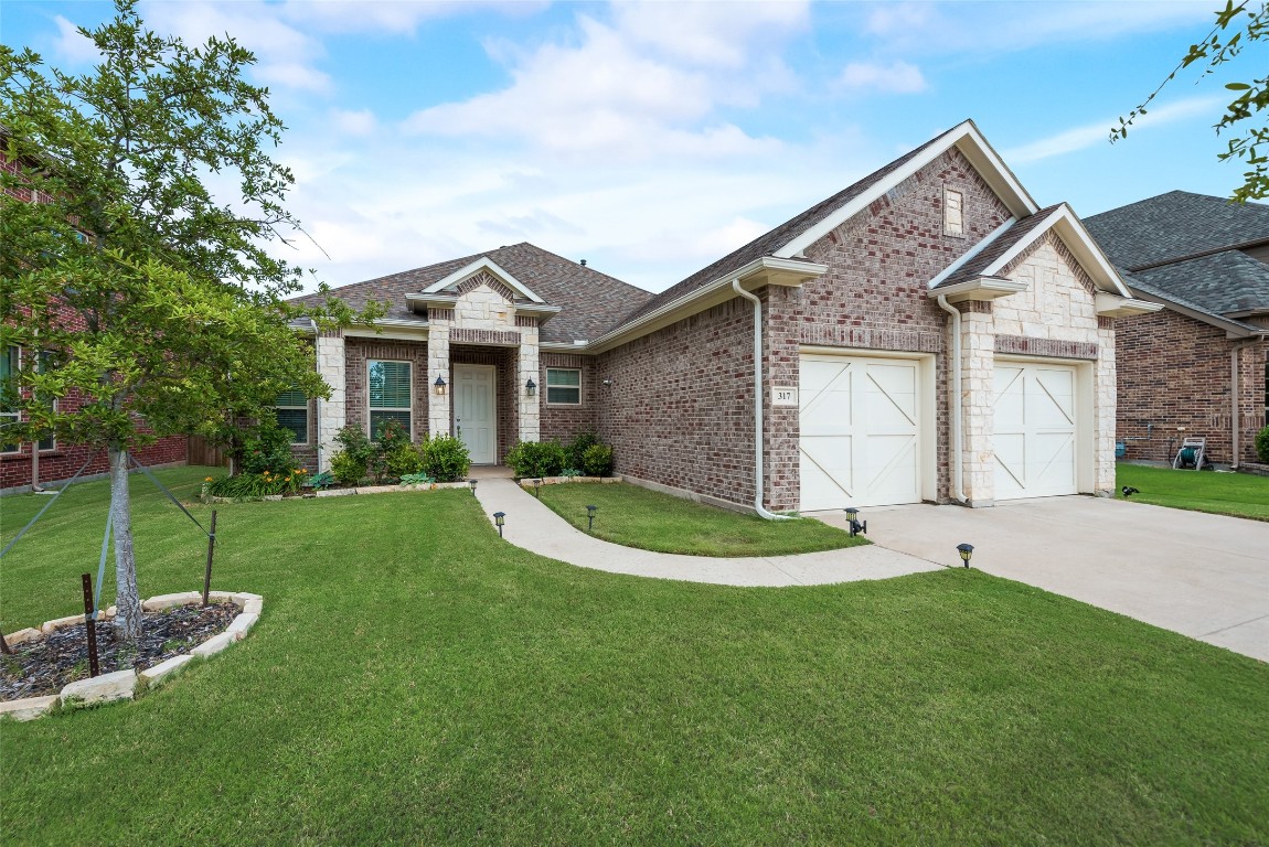 317 Valentino Way Grand Prairie TX 75052