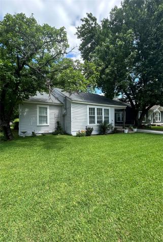 608 W Baldridge Street Ennis TX 75119