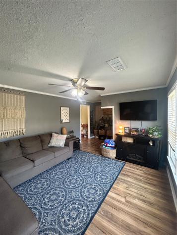 608 W Baldridge Street Ennis TX 75119