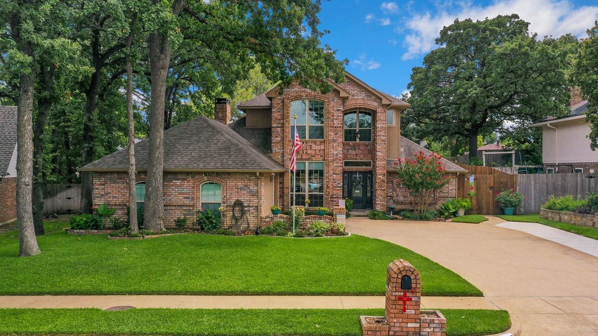 3217 Hazlewood Court Bedford TX 76021