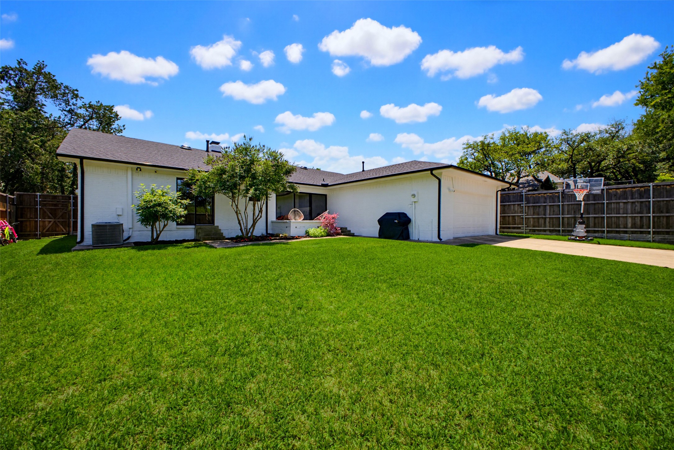 6415 Mercedes Avenue Dallas TX 75214
