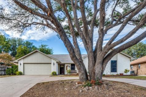 10132 Locksley Drive Benbrook TX 76126