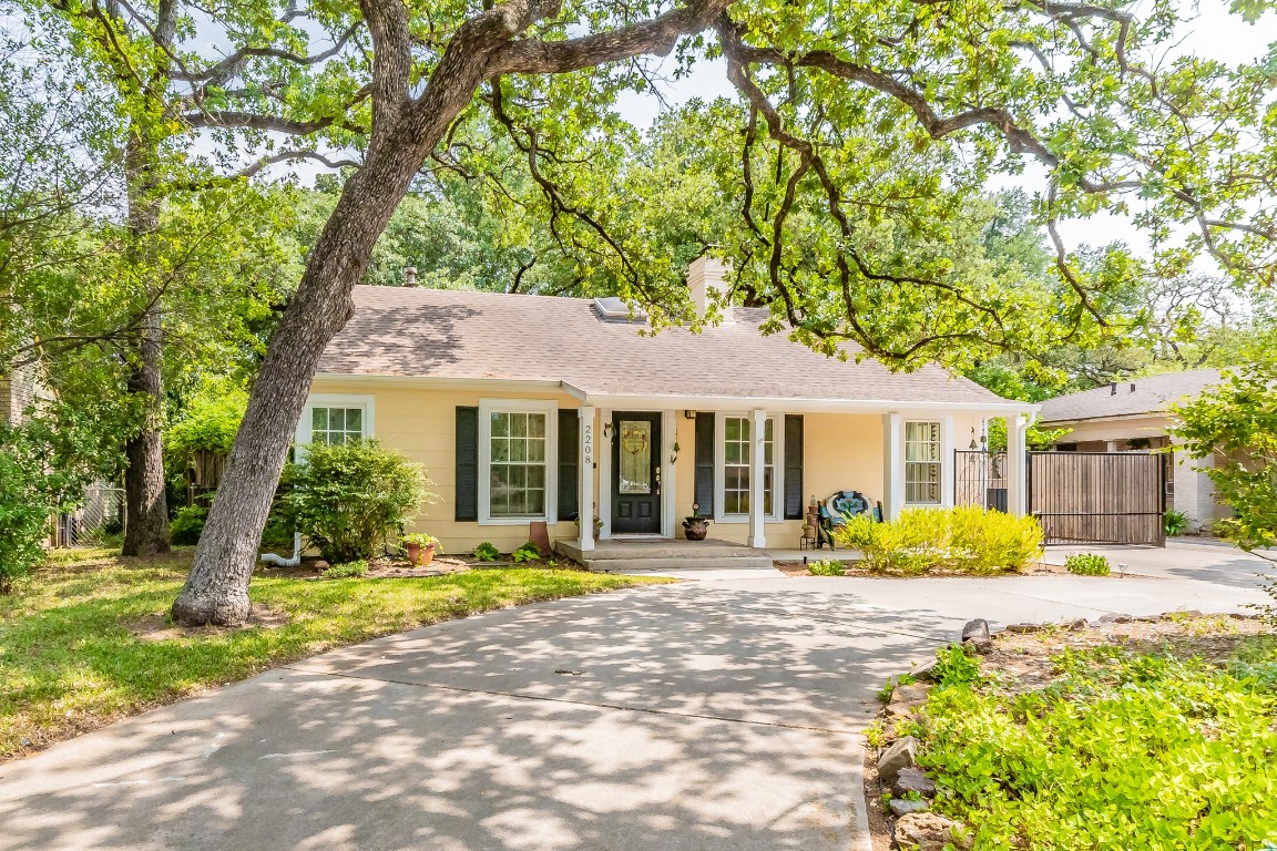 2208 Marigold Avenue Fort Worth TX 76111