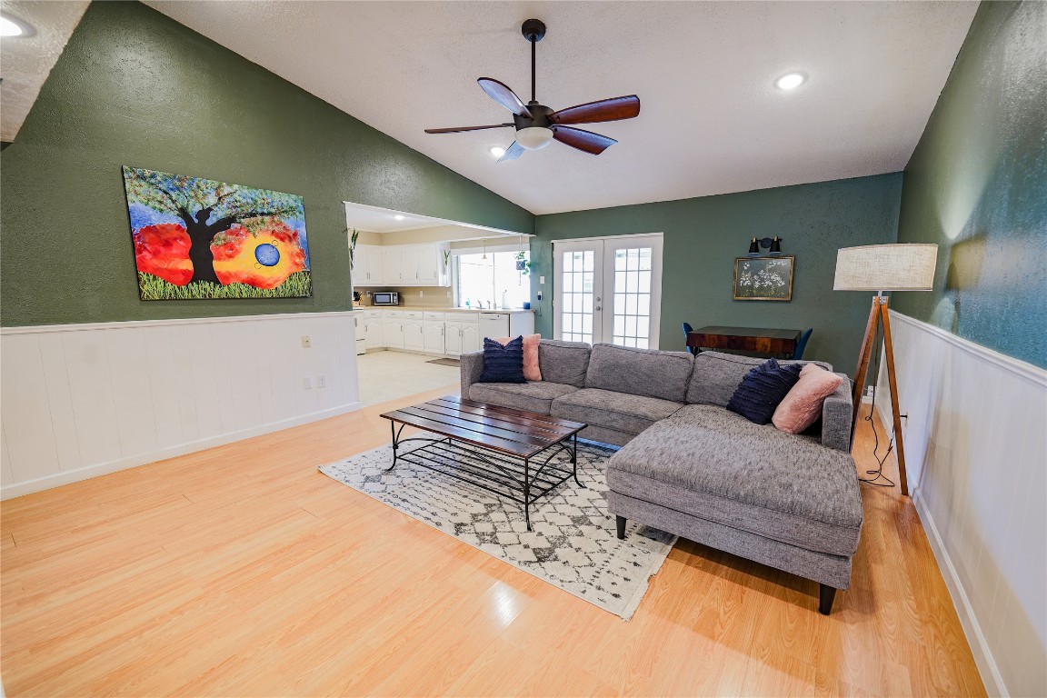 538 Grinnell Drive Garland TX 75043