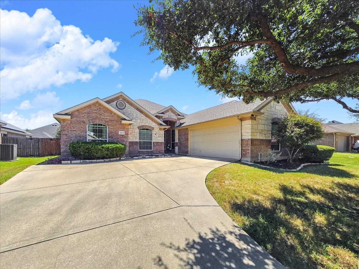 5819 Sunny Meadow Lane Grand Prairie TX 75052