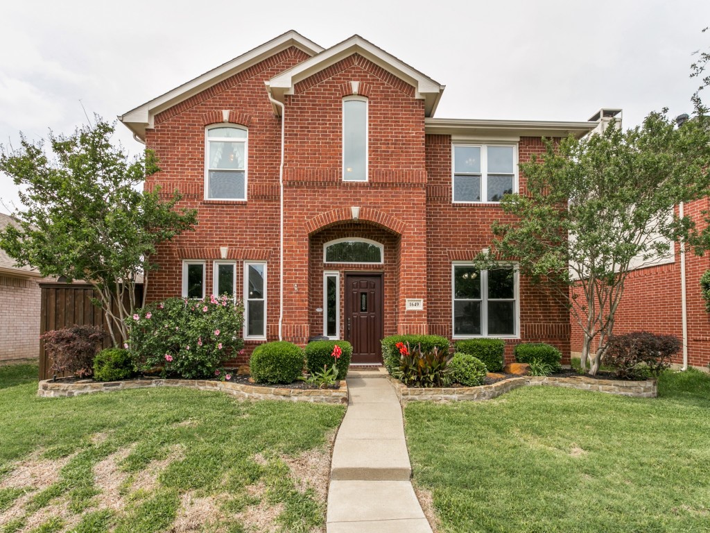 1649 Yellowstone Avenue Lewisville TX 75077