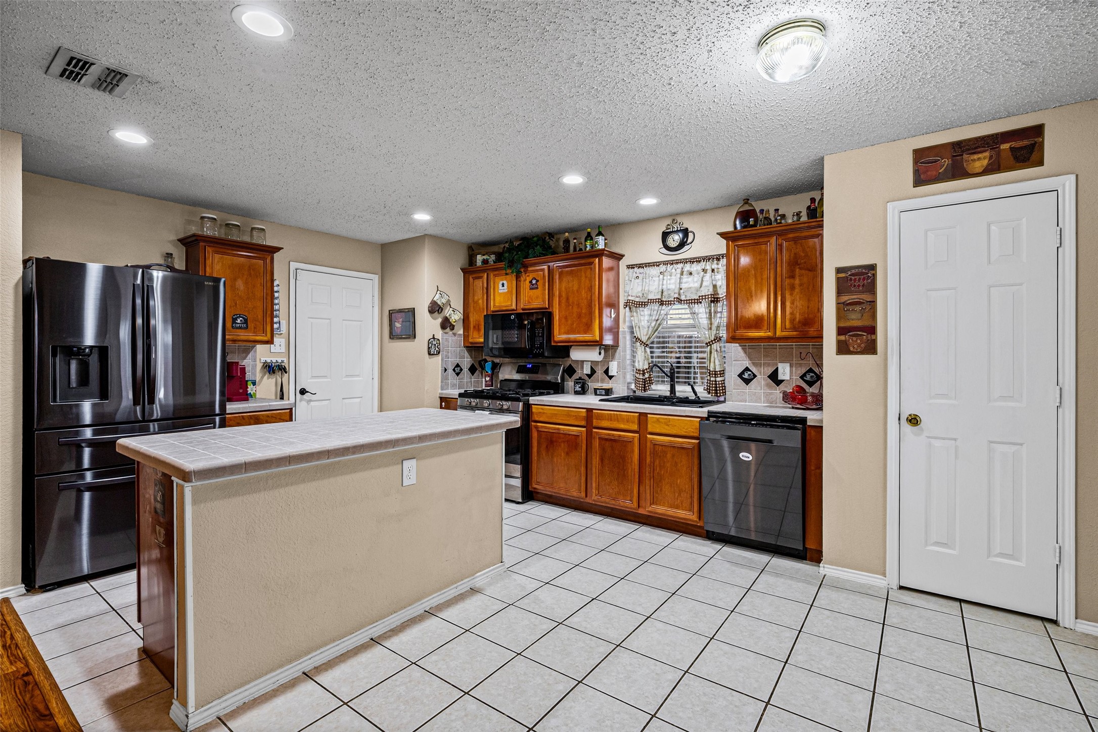 7331 Tree Ridge Court Fort Worth TX 76133