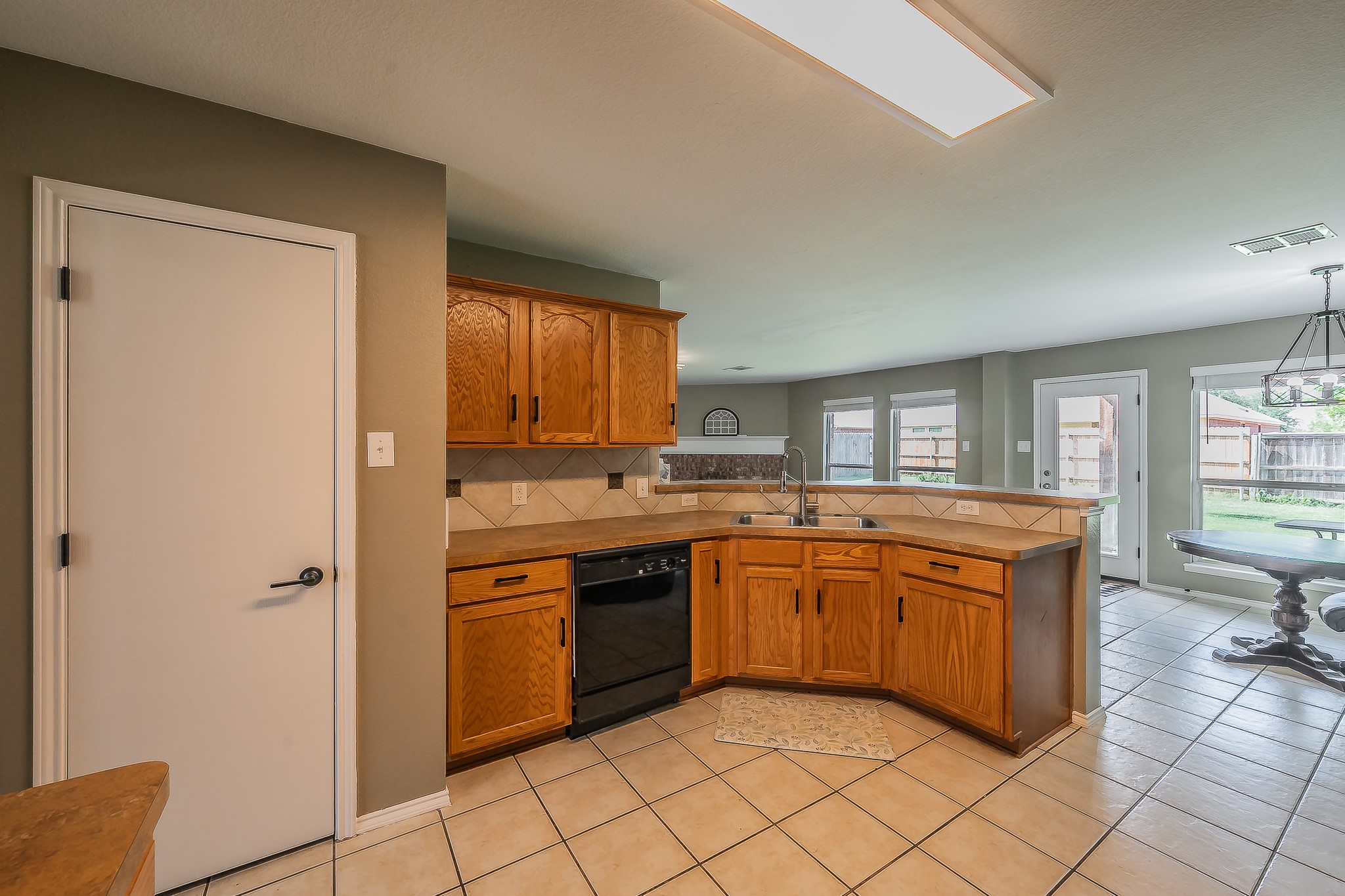 108 Tripp Trail Denton TX 76207
