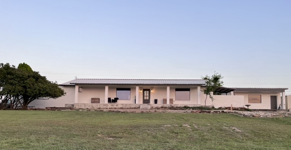 100 Horseshoe Bend Comanche TX 76442
