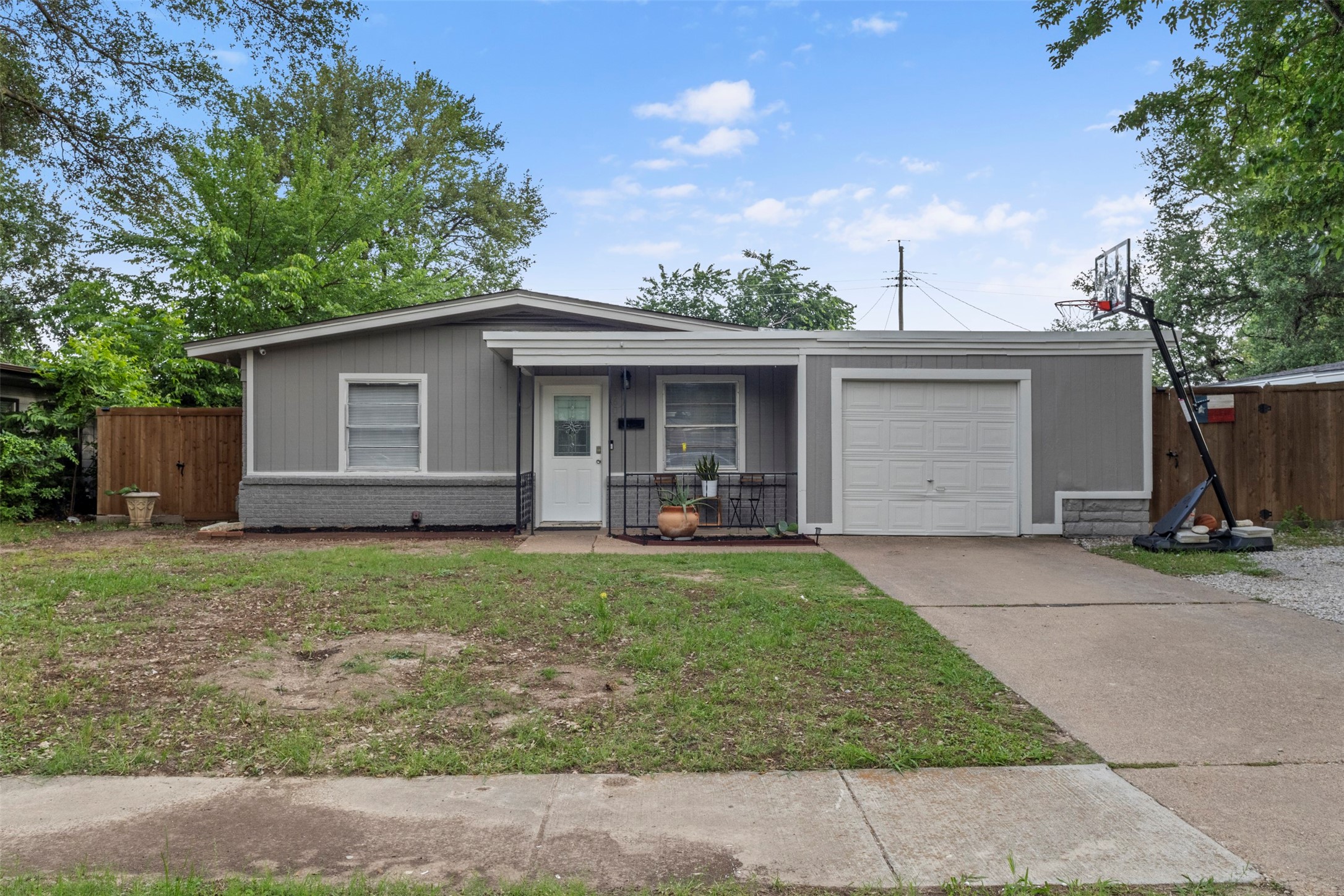 1602 Park Place Irving TX 75061