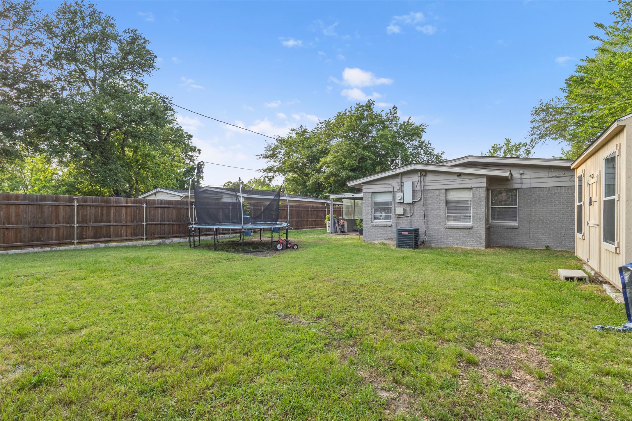 1602 Park Place Irving TX 75061
