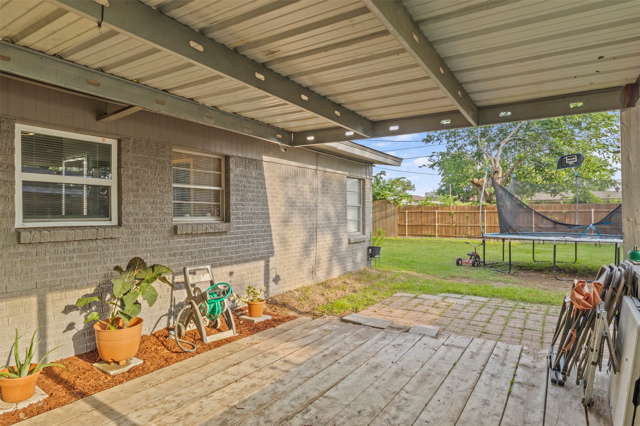 1602 Park Place Irving TX 75061